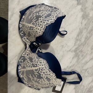 Frederick’s of Hollywood Gabriella Lace Bra